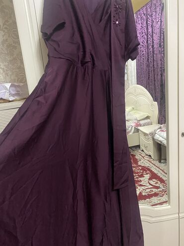 вечерное: Вечернее платье, Длинная модель, Атлас, Камни, 4XL (EU 48)