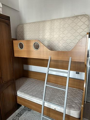 bunk bed: Кровать 2 ярусная с матрасами -Спальное место 80х200 -Состояние — 4