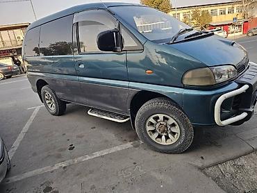 двери портер 1: Mitsubishi Space Gear: 1994 г., 2.8 л, Автомат, Дизель, Минивэн — 3