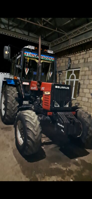 Traktorlar: Belarus 892 traktor - Model: Belarus 892, 4x4 çəkış - Kabin: geniş — 1