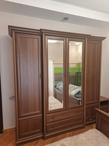 qapılar ikinci əl: Qarderob, paltar dolabı