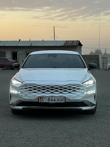 Kia K8: 2022 г., 1.6 л, Автомат, Гибрид, Седан — 1