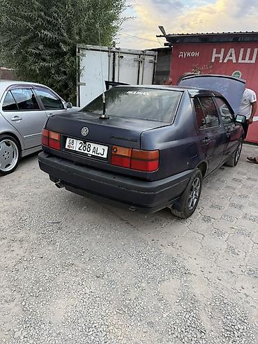 Продажа авто: Volkswagen Vento: 1992 г., Механика, Седан — 5