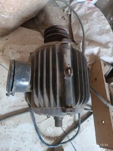 Ev üçün dekor: Motor. 5.5 kw
3000 oborot
3 faza . Gəncədə