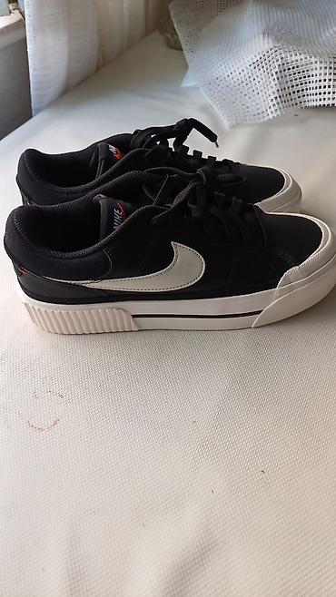 изи кроксы: Эркектердин кроссовкасы, 39, Nike, Жаңы, түсү - Кара, Акылуу жеткирүү — 1