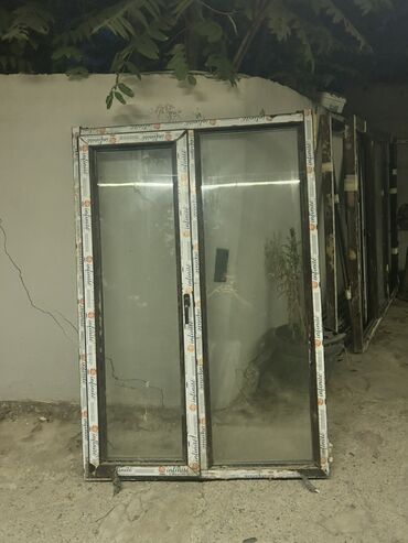 Iveco: Slaydlı plastik qapı-pəncərə bloku - Material: PVC profil (üzərində