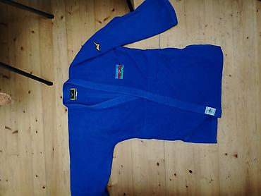 sevgililer ucun dest koftalar: Mavi rəngli cüdo kimono dəsti - Brend: Mizuno (loqolu) - Dəst: yuxarı — 2