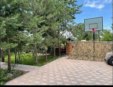 Продажа коттеджей и домов: 🏡 Продается уютный дом у реки Аламедин! 🌲 💰 Цена: 275 000 сом 📍 — 4