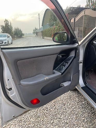 Hyundai: Hyundai Elantra: 2004 г., 1.6 л, Механика, Седан — 10