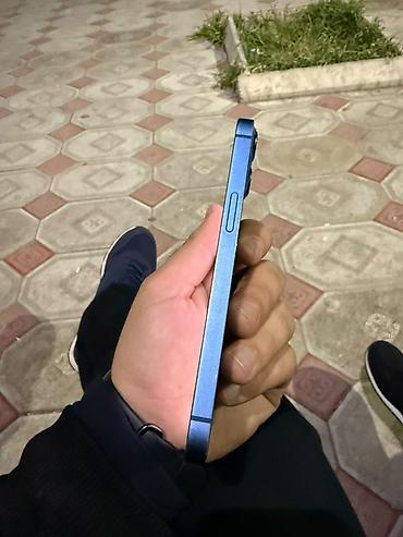 iphone 13 qirmizi: IPhone 13, Mavi, Face ID — 3