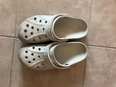 кроксы 36 размер: Мужские сандалии, 44, Crocs, Б/у, цвет - Белый, Платная доставка