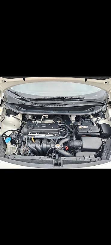 bora: Kia Rio: 1.4 l | 2013 il Sedan — 5
