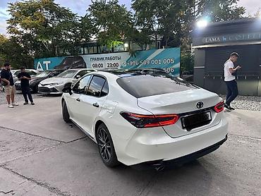 тайота камри 2 2: Toyota Camry: 2023 г., Бензин, Седан — 5
