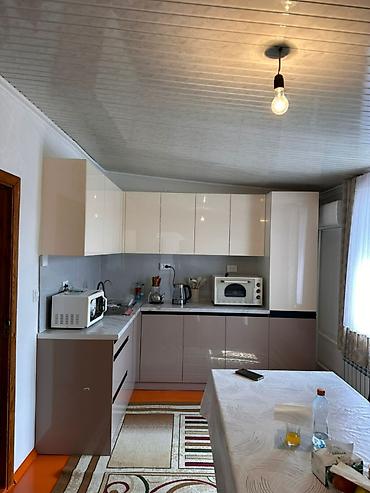 Продажа коттеджей и домов: ‼️Срочно продается дом 📍В Ак-Ордо1 5соток 🏠Дом 100кв2 💧Комуникации — 10