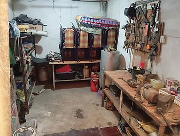 Продажа помещений свободного назначения: Продаю 2 дома на одном участке, первая линия, можно под бизнес. Общая — 23