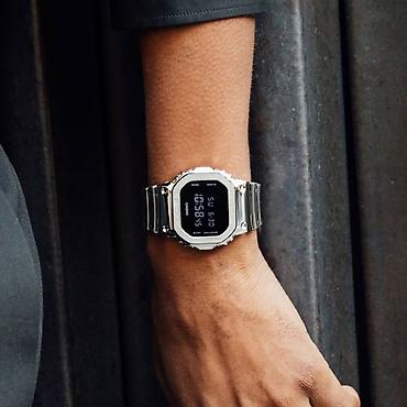 золото клон: Casio G-Shock GM-5600YM-8 — это модель из серии Fine Metallic — 5