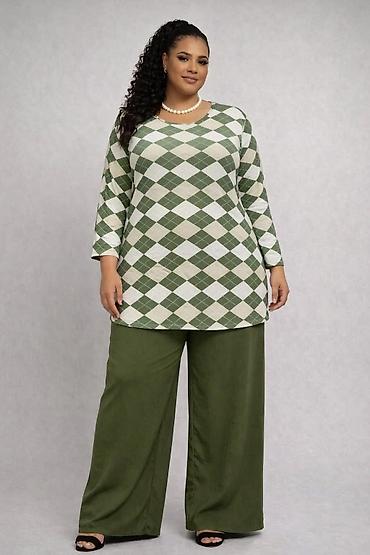 pull and bear beograd: 03. L. Komplet za punije
2XL 3XL 4XL 5XL
Cena : 2.800 dinara — 1