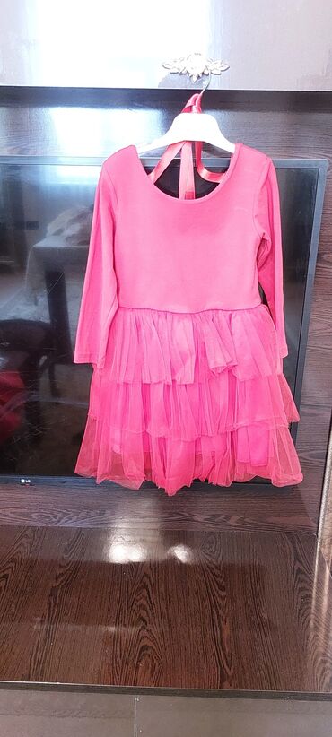 Kostyumlar: Məhsul: Geyim dəsti – kişi kostyumları və uşaqlar üçün paltarlar - — 4