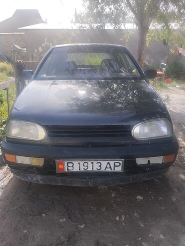 Volkswagen: Volkswagen Golf: 1993 г., 1.6 л, Механика, Бензин, Седан