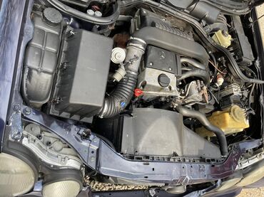 Mercedes-Benz: Mercedes-Benz 220: 2.2 l | 1997 il Sedan — 1