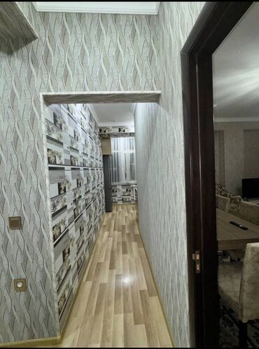 Uzunmüddətli kirayə mənzillər: Ev 5 mərtəbəli binanın 4-cü mərtəbəsindəki, tam təmirlidir. Bütün — 1