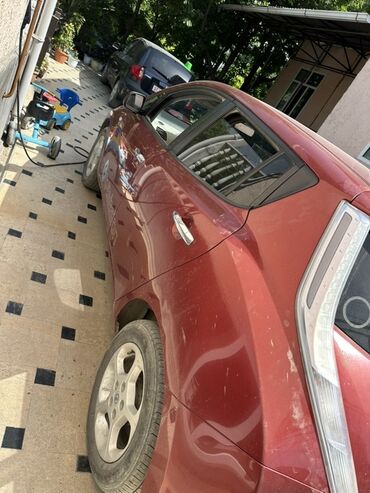 nissan 240sx: Nissan Leaf: 2011 г., 0.1 л, Автомат, Электромобиль, Хэтчбэк