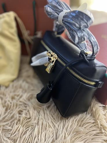 kisi ucun parca cantalar: Qara dəri mini çanta - Material: hamar qara dəri (süni və ya təbii — 1