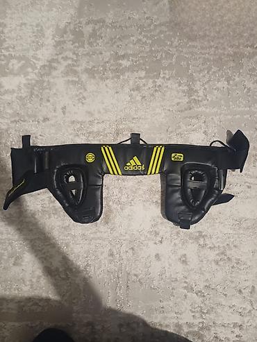Adidas boks üçün baş qoruyucusu - Rəng: qara, neon-sarı detallar və