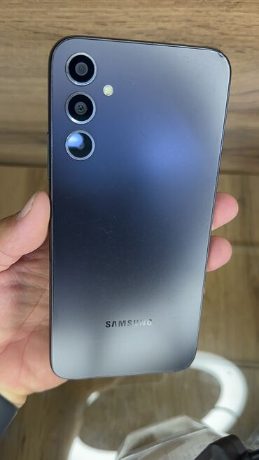 моби: Samsung Galaxy A34 5G, Б/у, 128 ГБ