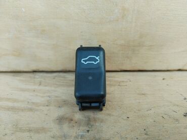 аккумулятор на машине: Кнопка открывание багажника Мерседес Бенц W140 S-class