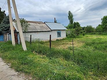 Продажа коттеджей и домов: Продаётся частный дом с приусадебным участком в селе Сокулук,площадь — 23