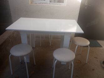 раздвижной полированный стол: Ашкана үстөлү жана отургуч, Колдонулган, түсү - Ак