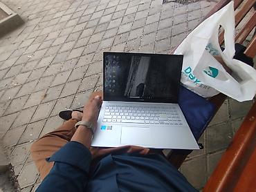 ASUS: ASUS VivoBook 15 (ümumi görünüş: gümüşü rəng, nazik və yüngül gövdə) — 2