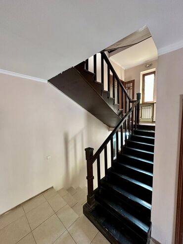 Долгосрочная аренда домов: 300 м², 5 комнат — 9