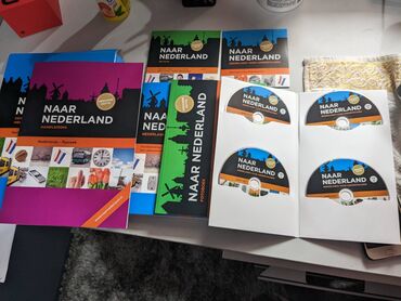 Книги, журналы, CD, DVD: Продаю самоучитель голландского языка для сдачи экзамена. В комплекте