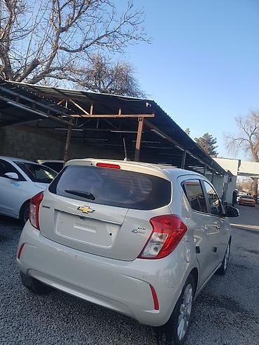 Chevrolet: Chevrolet Spark: 2017 г., 1 л, Автомат, Бензин, Хэтчбэк — 3