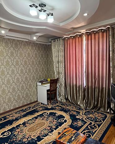 животные: Продам 2-х этажный дом в районе рынка Дордой моторс. Участок 5,7 — 2