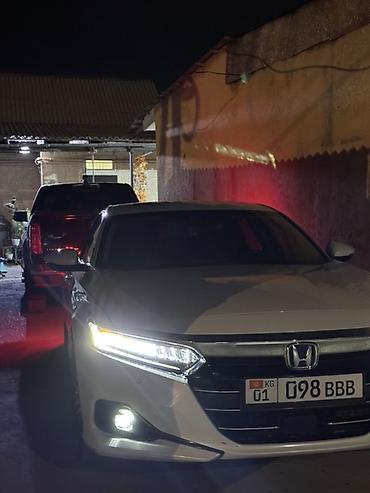 Продажа авто: Honda Accord: 2021 г., 2 л, Вариатор, Гибрид, Седан — 6