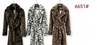 Model 6651 – ženski dugi kaput od veštačkog krzna sa leopard šarom. -