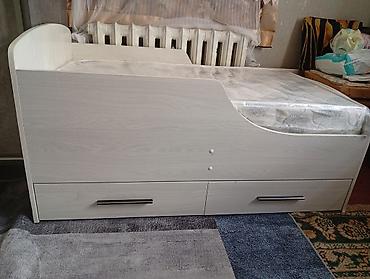 bunk bed: Детская кровать-чердак низкая с выкатными ящиками + комод - — 1
