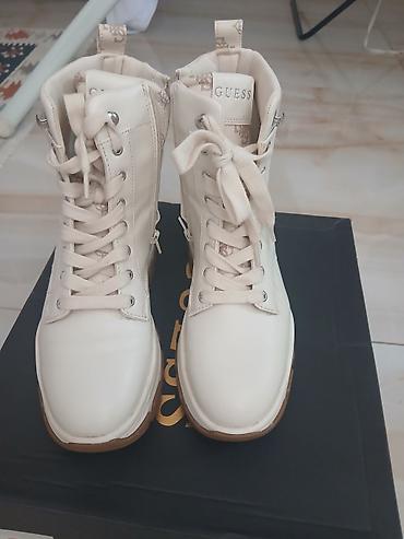 miss sixty boots: GUESS ženske gležnjače – model ELENI2 (oznaka: FLPUS3 ELE12), boja — 1