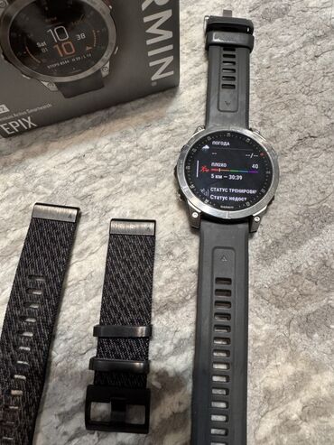 Garmin: Умные часы Garmin Epix второго поколения в серебристом корпусе с