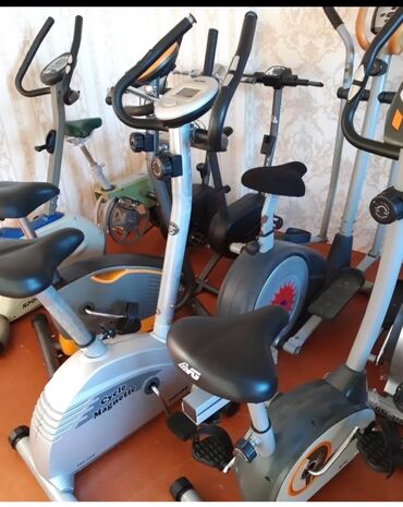 Velotrenajorlar: Stasionar velosipedlər və kardio trenajorları - Müxtəlif modellər