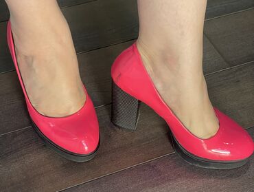 бежевые лаковые туфли: Туфли 36, цвет - Розовый
