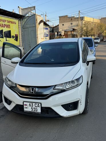 Honda: Honda Fit: 2015 г., 1.5 л, Робот, Гибрид, Хэтчбэк