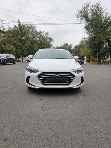 продаю авто в аварийном состоянии: Hyundai Avante: 2018 г., 1.6 л, Дизель
