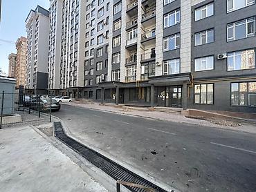 Аренда помещений свободного назначения: Сдается в аренду коммерческое помещение на первом этаже нового жилого — 5