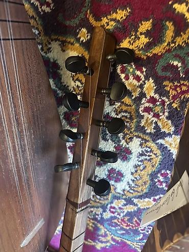 Digər musiqi alətləri: Elektro-çılqılı saz - Korpus: ağacdan hazırlanmış, tünd rəngli, yan — 5