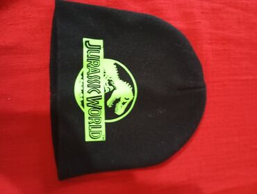 Kape, šalovi i rukavice: Kape zenske,muske,deciji i salovi.Novo i kao novo kape po 250d salovi — 12