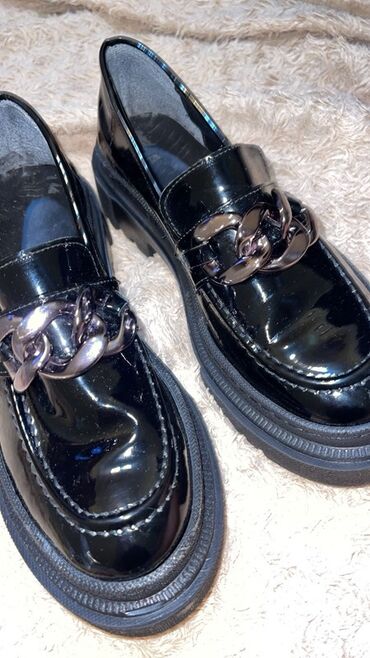 Çəkmələr: Fendi, Ölçü: 40, rəng - Qara, Yeni